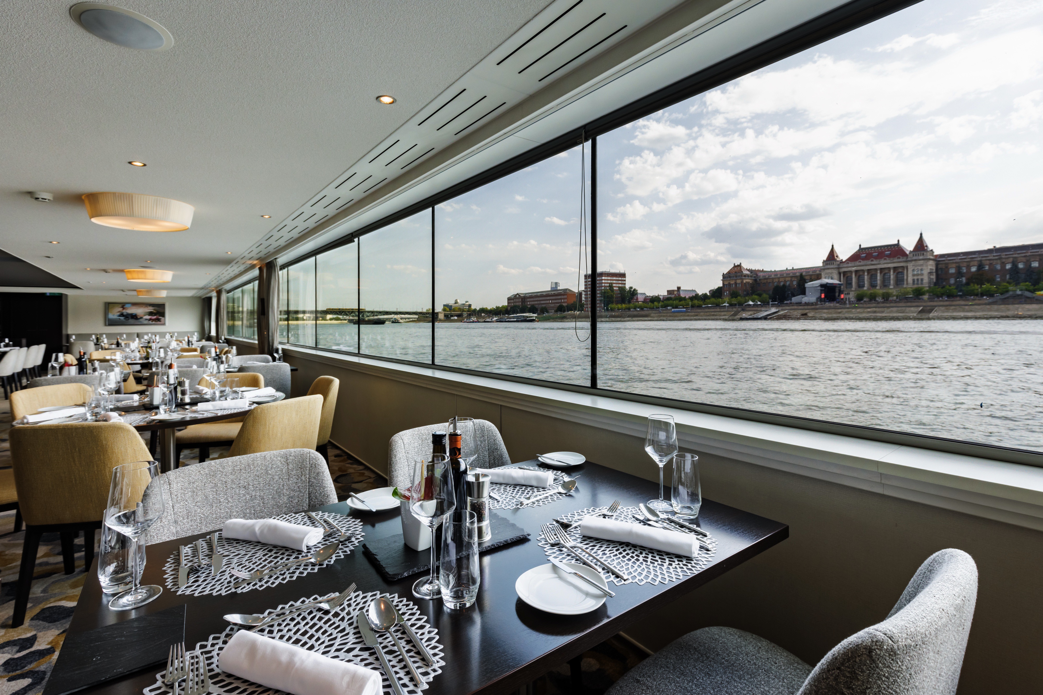 Avalon Impression - Panorama Dining Room